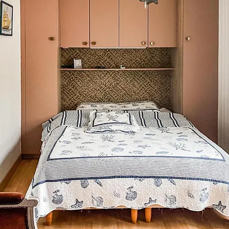 Vakantiehuis 2 Bedroom Lovely In