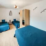 2 Bedroom In 노트르담드몽